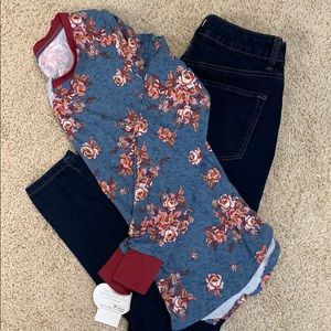 NWT Long-Sleeve Floral Shirt V-Cut center